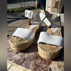 Saks Fifth Avenue white leather espadrille sandals with jute-wrapped platform